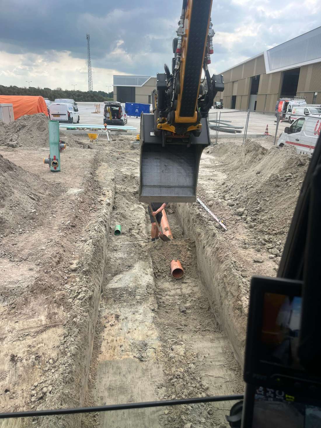 Grondwerk buizen aanleggen Grondwerk buizen aanleggen